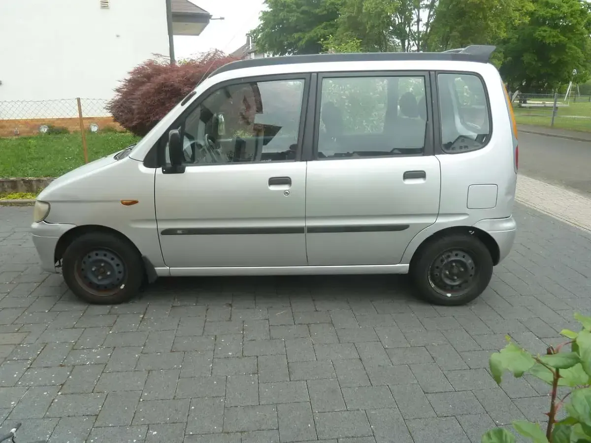 Gebraucht Daihatsu Move 56 PS (41 kW) 2000 Silber Van / Kleinbus