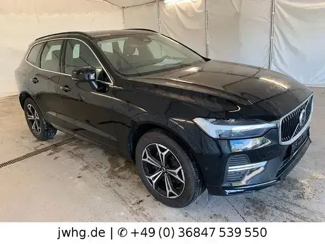 Gebraucht Volvo XC60 Momentum 197 PS (144 kW) 2021 Black stone SUV