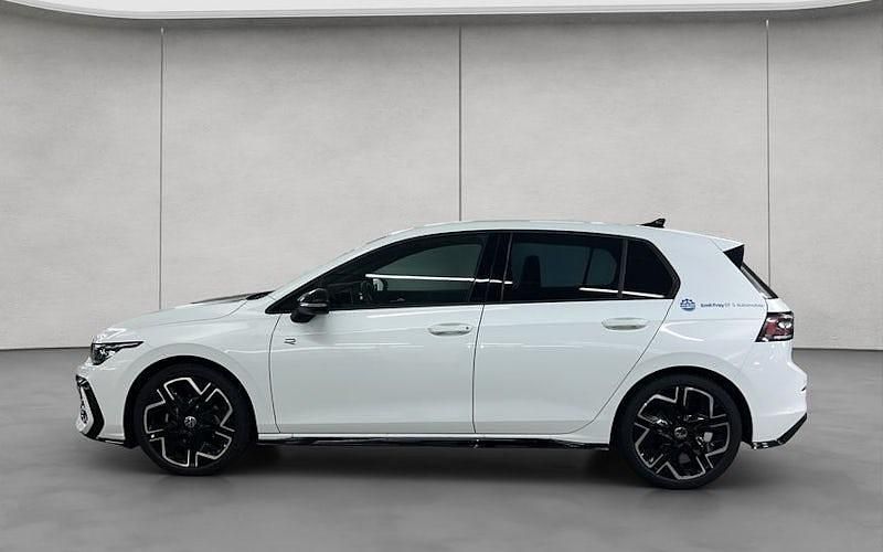 Gebraucht VW Golf VIII R-line 150 PS (110 kW) 2025 Weiß Limousine