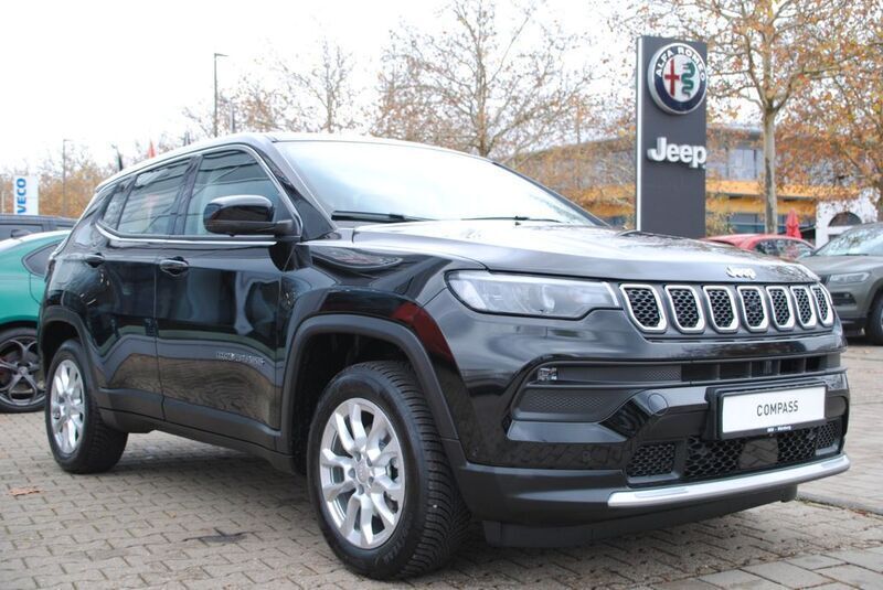 Gebraucht Jeep Compass Altitude 131 PS (96 kW) 2024 Schwarz SUV