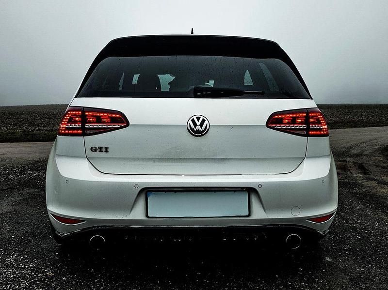 Weiß Gebraucht 2015 VW Golf GTI Limousine | 13.500 € (Fairer Preis) - Bild 1/4