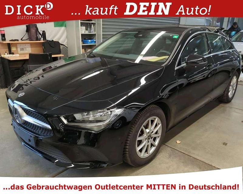 Nachtschwarz unilack Gebraucht 2023 Mercedes CLA180 Limousine | 21.750 € (Superpreis) - Bild 1/4