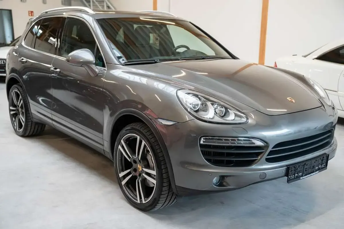 Gebraucht Porsche Cayenne 382 PS (280 kW) 2014 Meteorgrau SUV