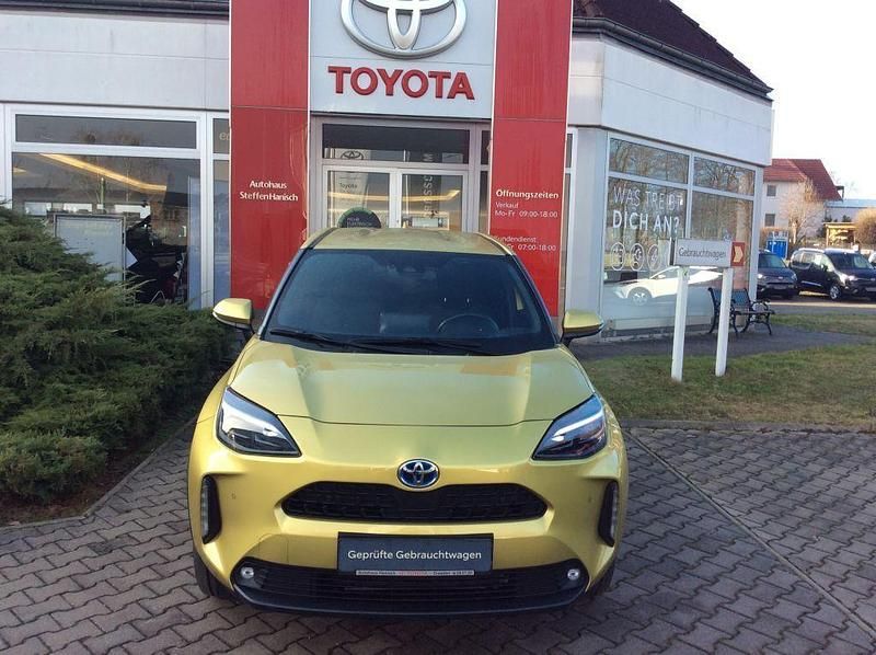 Gebraucht Toyota Yaris Cross Team 116 PS (85 kW) 2023 Gold SUV