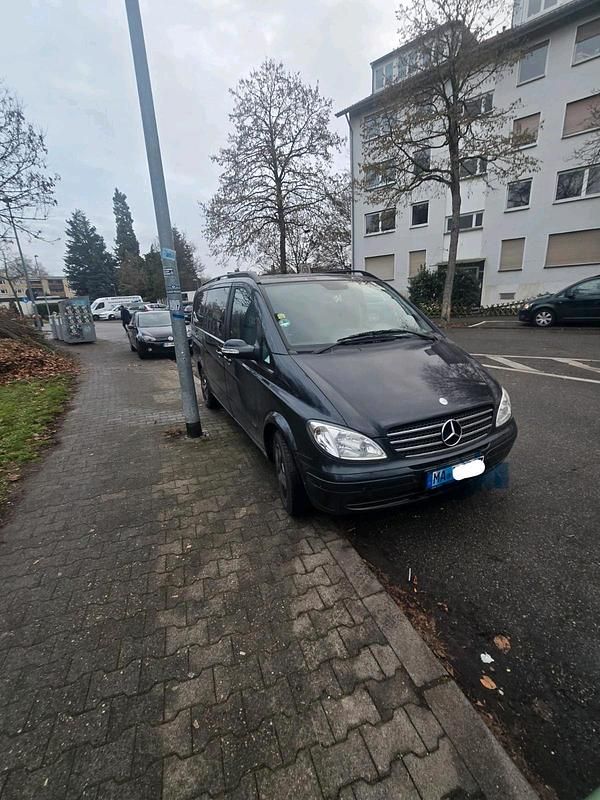 Schwarz Gebraucht 2006 Mercedes Viano Van / Kleinbus | 7.300 € (Fairer Preis) - Bild 1/4