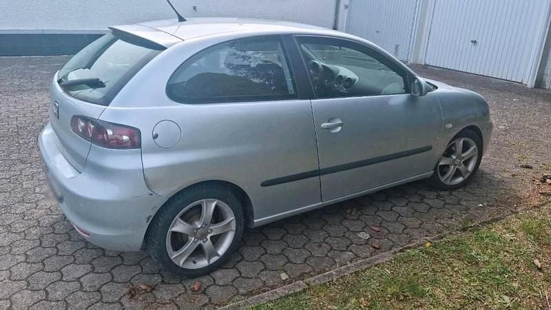 Second-hand Seat Ibiza 85 CP (62 kW) 2009 Argintiu Coupe