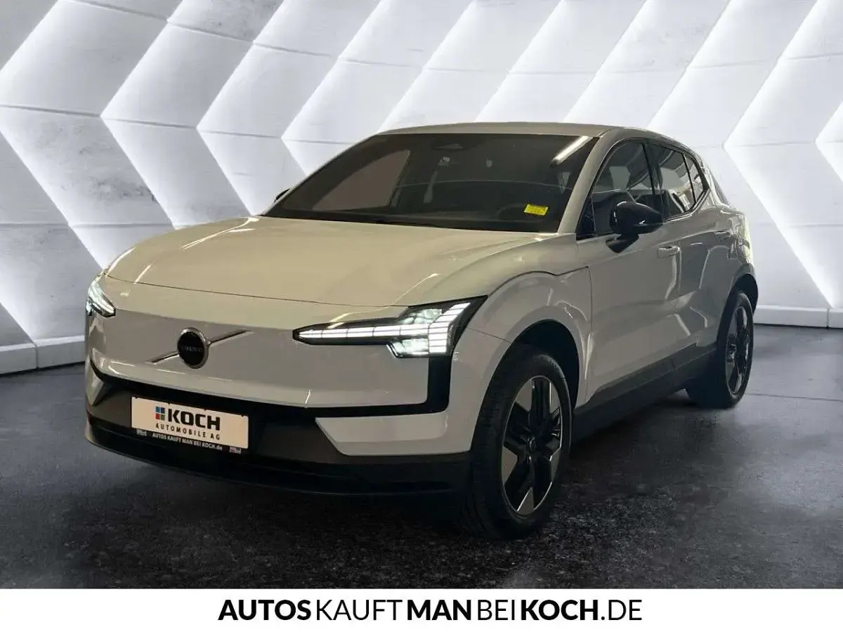 Neu Volvo EX30 Core 200 kW (272 PS) 2025 Cloud blue (62600) SUV