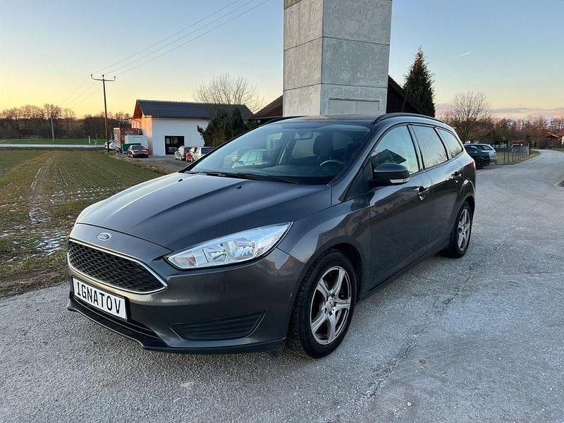 Gebraucht 2015 Ford Focus Limousine | 3.900 € (Superpreis) - Bild 1/4