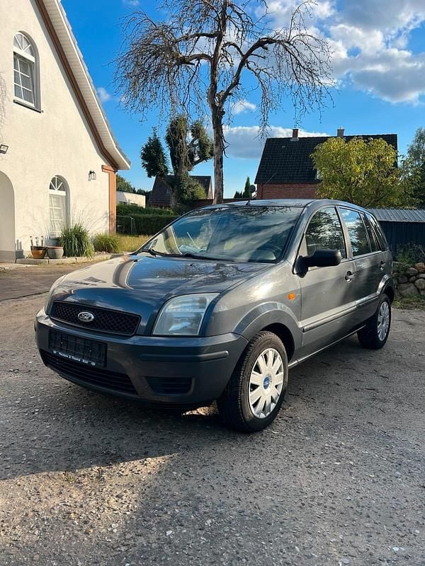 Grau Gebraucht 2004 Ford Fusion Kleinwagen | 1.550 € (Fairer Preis) - Bild 1/4