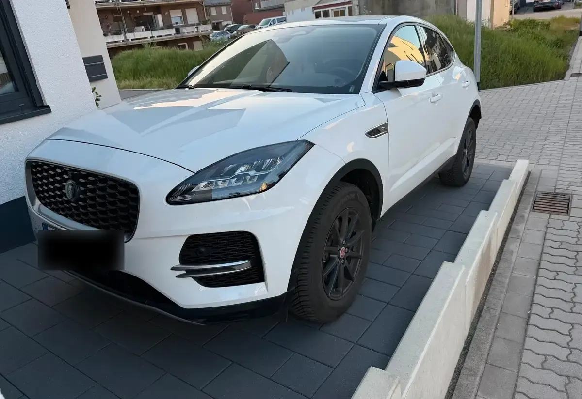 Gebraucht Jaguar E-Pace 200 PS (147 kW) 2021 Weiß SUV