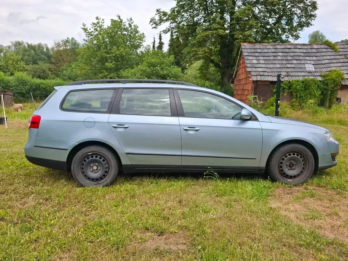 Gebraucht VW Passat 140 PS (102 kW) 2008 Blau Limousine
