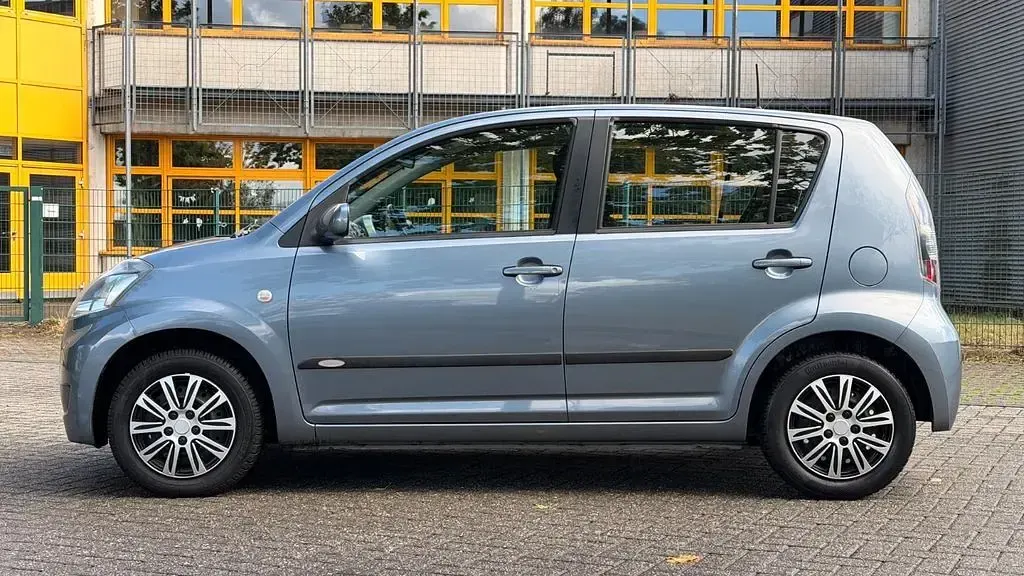 Gebraucht Daihatsu Sirion 91 PS (66 kW) 2009 Grau Kleinwagen