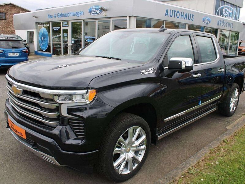 Gebraucht Chevrolet Silverado 426 PS (313 kW) 2024 Schwarz SUV