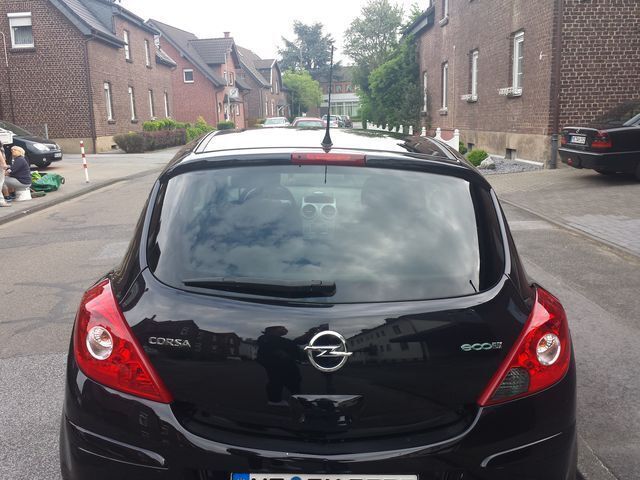 Gebraucht Opel Corsa 69 PS (50 kW) 2011 Schwarz metallic Limousine