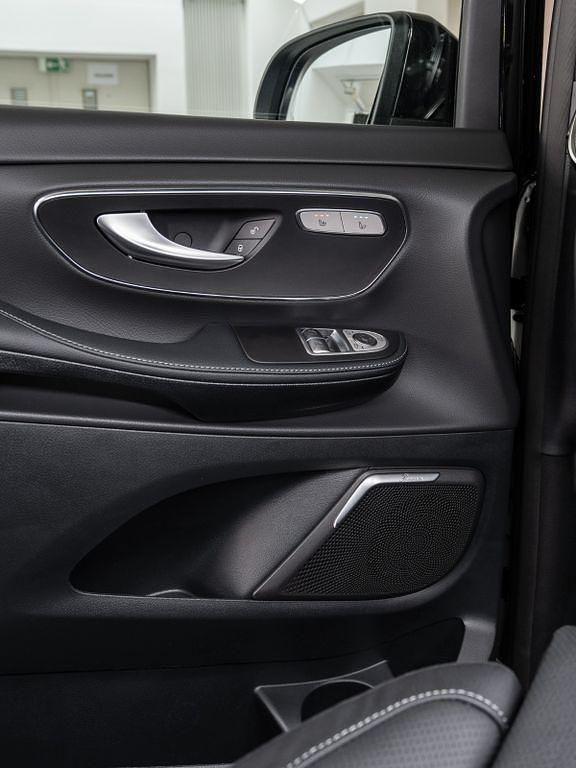 Neu Mercedes V300 237 PS (174 kW) 2025 Schwarz Van / Kleinbus