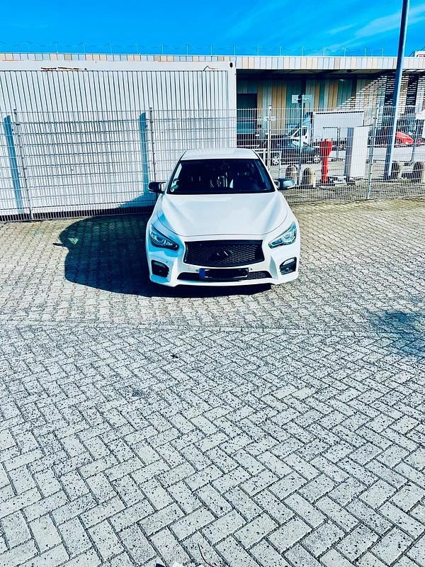 Gebraucht Infiniti Q50 Sport Tech 364 PS (267 kW) 2016 Weiß Limousine