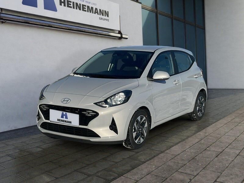 Lumen grey Gebraucht 2024 Hyundai i10 Trend Kleinwagen | 16.450 € (Fairer Preis) - Bild 1/4