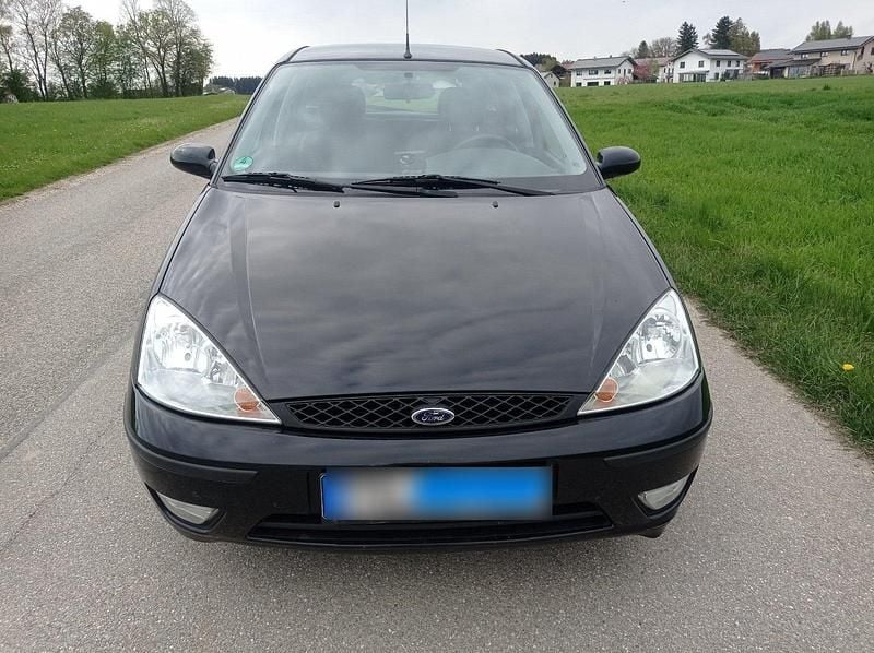 Gebraucht Ford Focus 101 PS (74 kW) 2002 Schwarz Kleinwagen