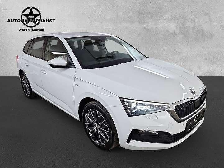 Weiß Gebraucht 2022 Skoda Scala Tour Kleinwagen | 16.400 € (Fairer Preis) - Bild 1/3