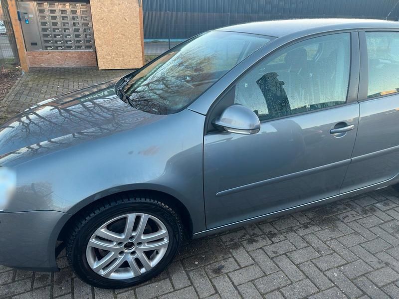 Gebraucht VW Golf VI 102 PS (75 kW) 2008 Grau Kleinwagen