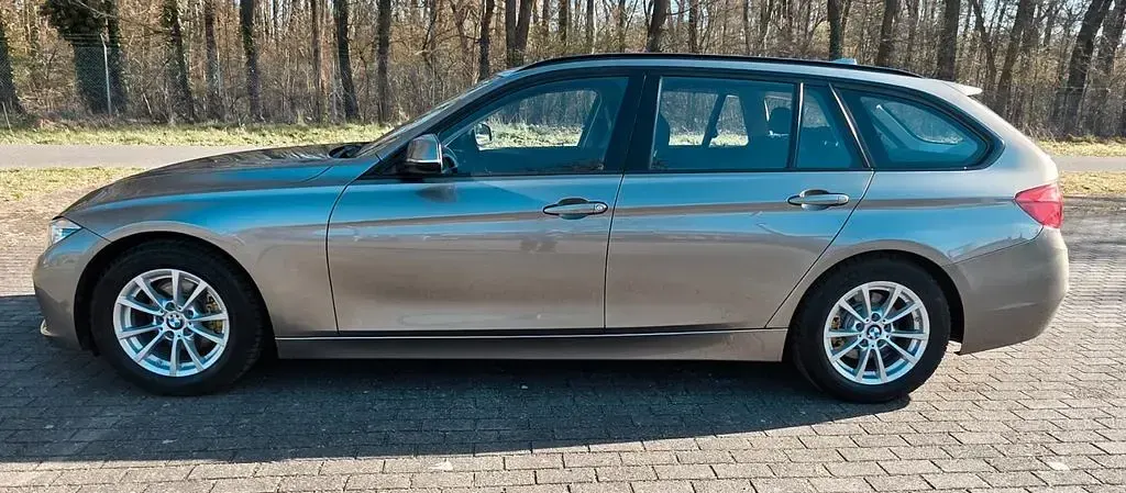 Używany BMW 320 Advantage 163 KM (119 kW) 2015 Srebrny Kombi