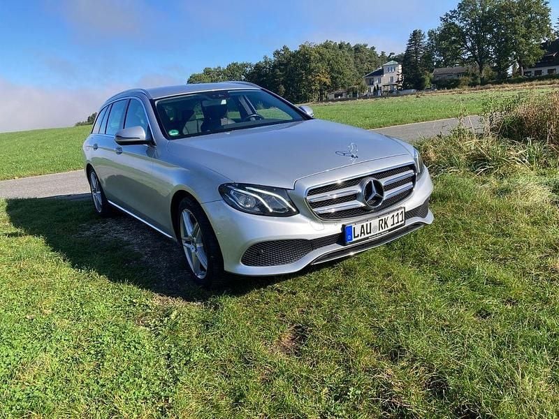 Usata Mercedes E220 194 CV (142 kW) 2018 Argento Berlina