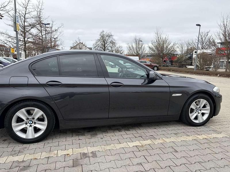 Second-hand BMW 525 218 CP (160 kW) 2011 Gri Berlinǎ