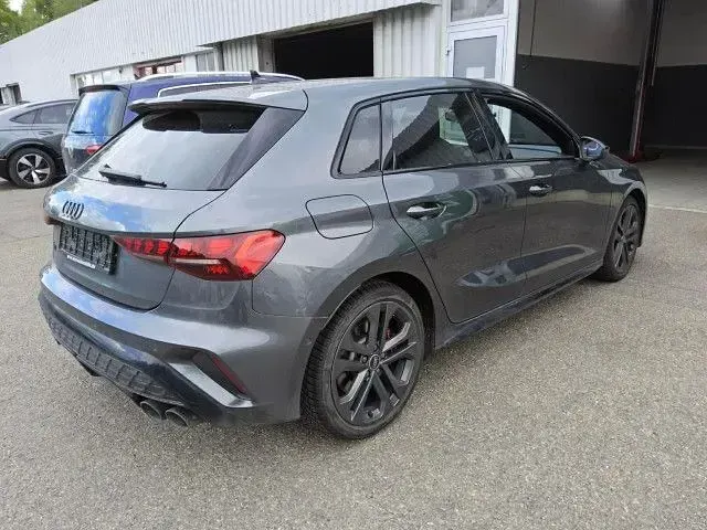 Gebraucht Audi S3 Ambiente 333 PS (244 kW) 2025 Daytonagrau perleffekt Limousine