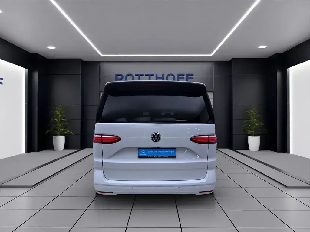 Używany VW Multivan Life 150 KM (110 kW) 2023 Biały Minivan