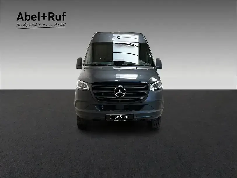 Używany Mercedes Sprinter 190 KM (139 kW) 2025 Szary Van