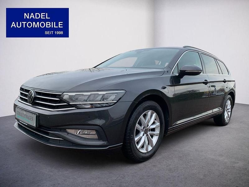Grau Gebraucht 2023 VW Passat Business Kombi | 18.990 € (Fairer Preis) - Bild 1/4