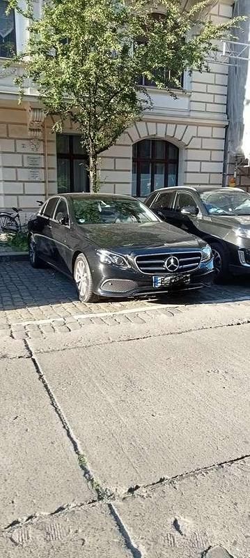 Gebraucht 2020 Mercedes E220 Avantgarde Limousine | 35.000 € (Etwas zu teuer) - Bild 1/4