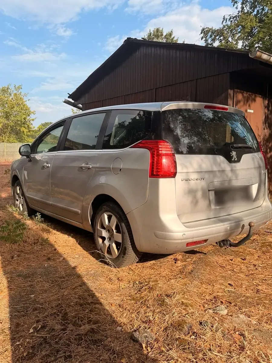 Gebraucht Peugeot 5008 140 PS (102 kW) 2013 Grau Van / Kleinbus