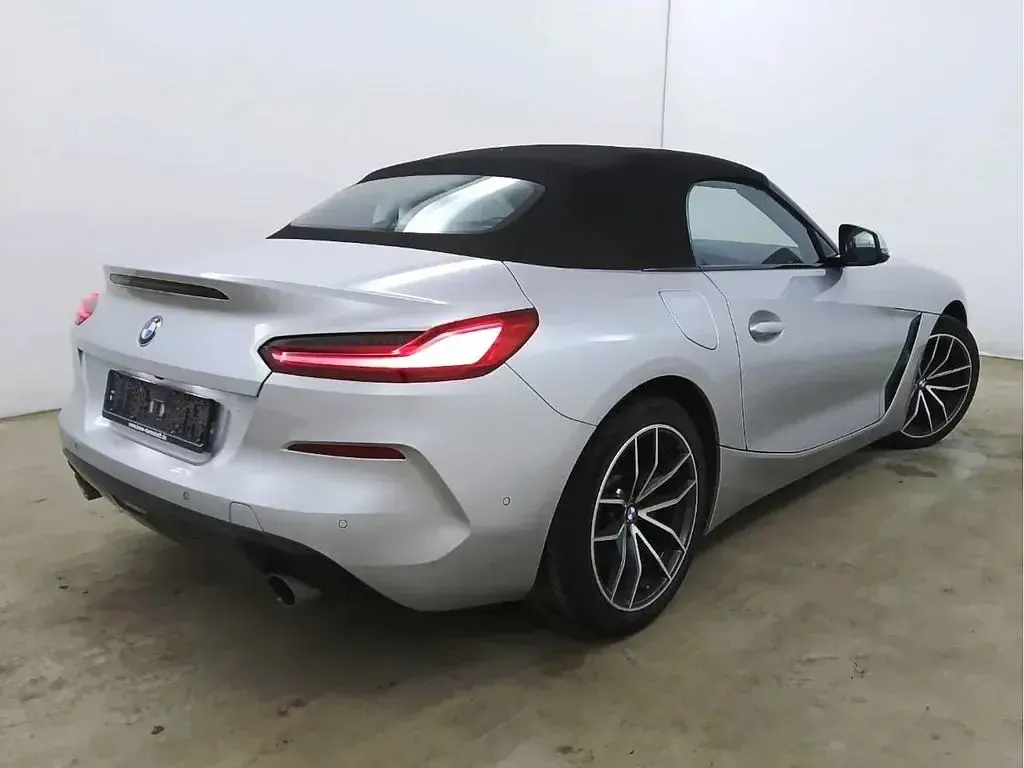 Gebraucht BMW Z4 Sport Line 197 PS (144 kW) 2022 Rot Cabrio