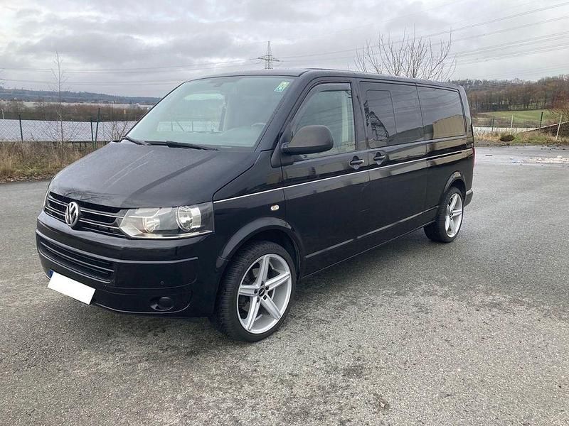 Schwarz Gebraucht 2013 VW Caravelle Van / Kleinbus | 18.999 € (Teuer) - Bild 1/4