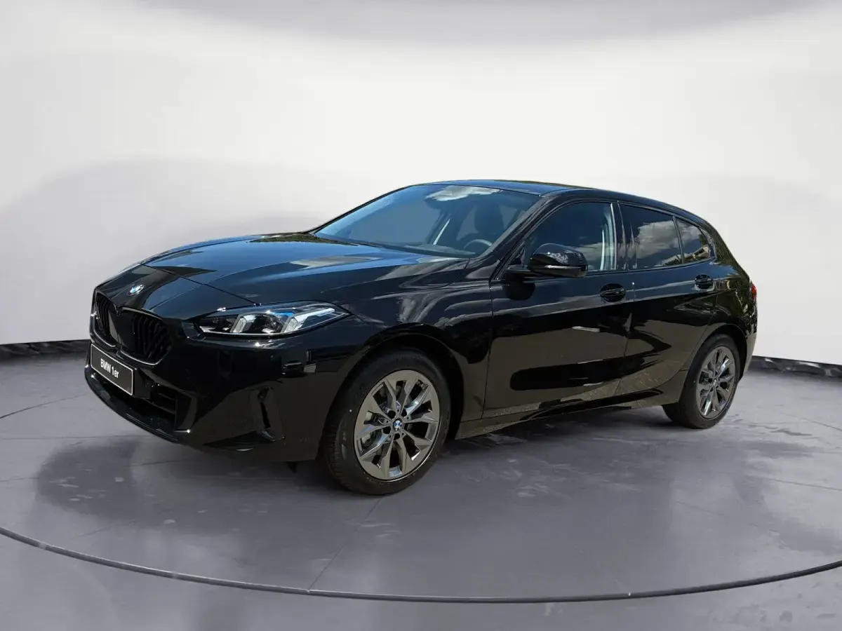 Neu BMW 116 122 PS (89 kW) 2026 Schwarz Kleinwagen
