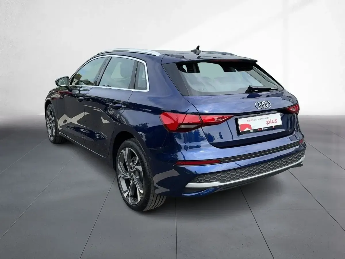 Gebraucht Audi A3 Advanced Plus 116 PS (85 kW) 2025 Navarrablau metallic Limousine