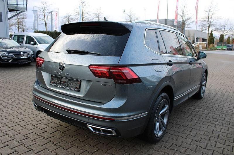 Gebraucht VW Tiguan Allspace R-line 200 PS (147 kW) 2023 Grau SUV