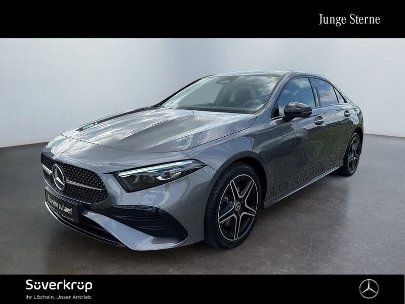 Grau Gebraucht 2024 Mercedes A250 AMG Limousine | 38.663 € (Teuer) - Bild 1/4