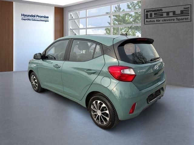 Gebraucht Hyundai i10 Select 67 PS (49 kW) 2023 Gruen Kleinwagen