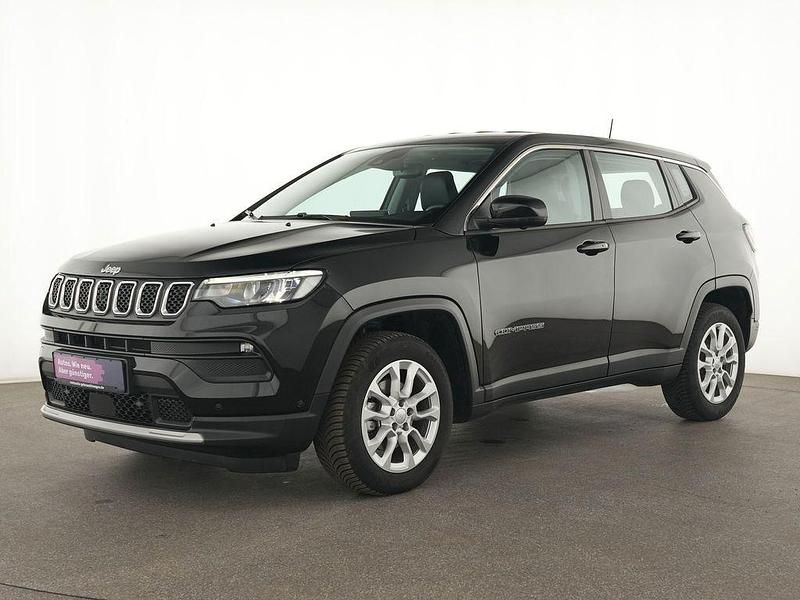 Gebraucht Jeep Compass Altitude 131 PS (96 kW) 2024 Black clear SUV