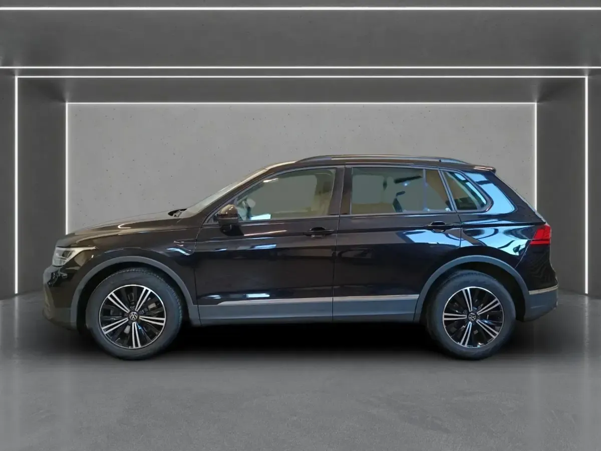 Gebraucht VW Tiguan Life 200 PS (147 kW) 2022 Schwarz SUV