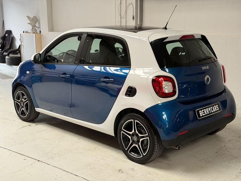 Second-hand Smart ForFour Prime 90 CP (66 kW) 2017 Albastru Hatchback