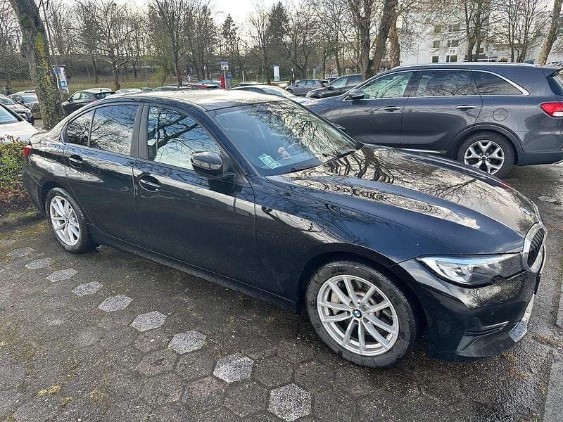 Gebraucht BMW 330e Advantage 292 PS (214 kW) 2019 Schwarz Limousine