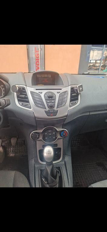 Gebraucht Ford Fiesta Trend 75 PS (55 kW) 2009 Weiß Kleinwagen