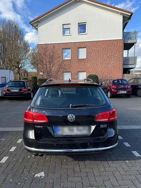 Gebraucht VW Passat 140 PS (102 kW) 2013 Schwarz Kombi