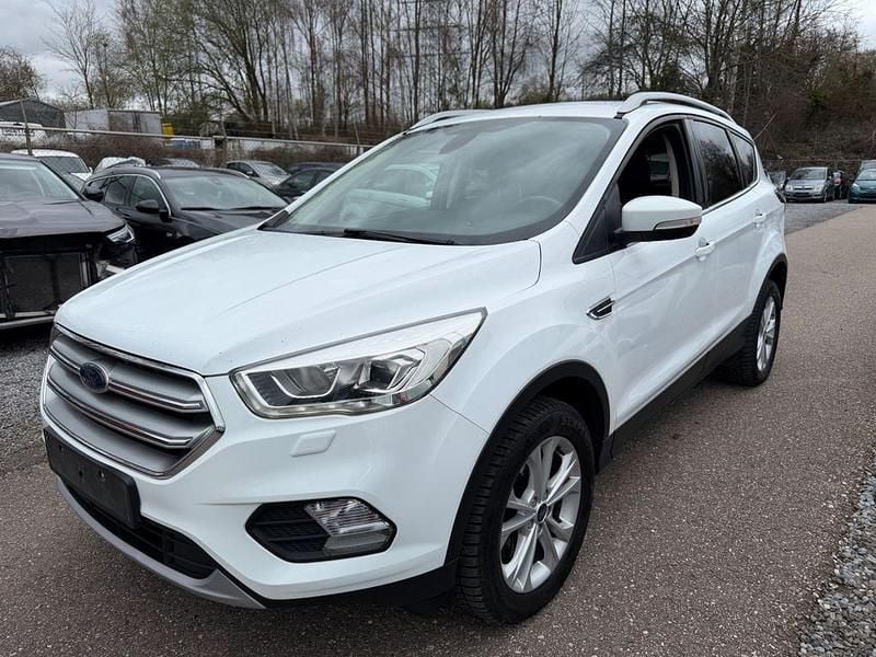 Gebraucht Ford Kuga Titanium 120 PS (88 kW) 2018 Weiß SUV