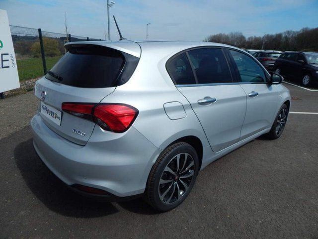 Gebraucht Fiat Tipo Lounge 120 PS (88 kW) 2017 Silber metallic Limousine