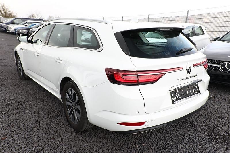 Gebraucht Renault Talisman GrandTour Zen 159 PS (116 kW) 2022 Gletscherweiss Kombi