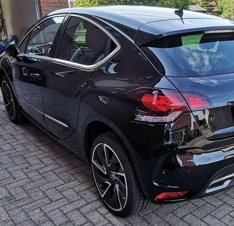 Schwarz Gebraucht 2011 Citroën DS4 Sport Chic Kleinwagen | 4.100 € (Guter Preis) - Bild 1/4